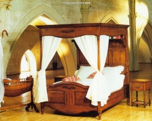 lit en bois massif  bois de lit Ã  baldaquin  lit en bois rustique  pour Le plus Brillant En plus de Interesting Lit Baldaquin Ancien dans Nantes